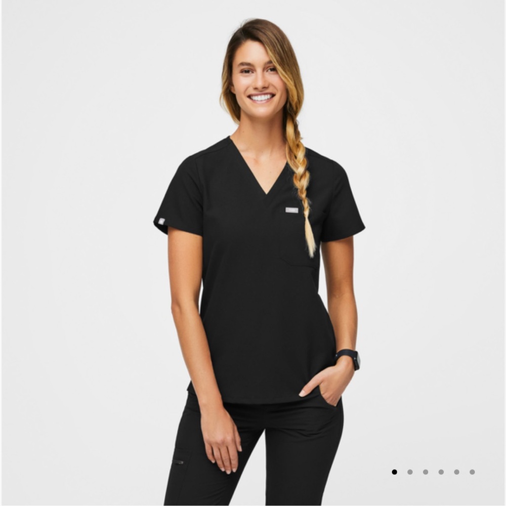 Figs Catarina One-Pocket Scrub Top - Black